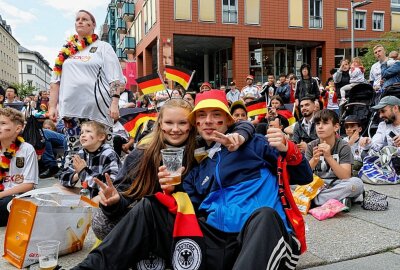 Chemnitzer City trauert: Deutschland verliert im Viertelfinale - Tausende Fans verfolgen das spannende Viertelfinale in der Inneren Klosterstraße. Foto: Harry Härtel/ Härtelpress