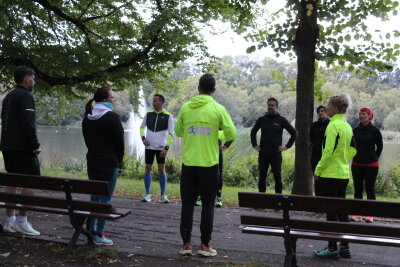 Chemnitzer Entscheider auf Marathon-Kurs: Erste Trainingseinheit absolviert - Unter anderem waren Dr. Christoph Dittrich - Generalintendant der Theater Chemnitz, Andrea Pier - Geschäftsführerin der Kulturhauptstadt GmbH, Dr. Sabine Wolfram - Direktorin Staatliches Museum für Archäologie Chemnitz und ​​​​​​​Dr. Daniel Daum - Geschäftsführer der Freie Presse Mediengruppe vor Ort.