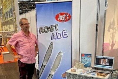 Chemnitzer Erfinder stellt in Leipzig aus - Jost Schalling an seinem Messestand. Foto: privat