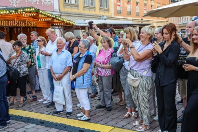 Chemnitzer Weinfest feierlich eröffnet - Chemnitzer Weinfest 2024: Ein Fest für Weingenießer.