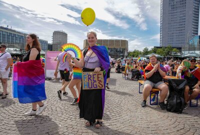 Christopher Street Day in Leipzig: Rechter Protest wird abgesagt - In Leipzig findet am Samstag der Christopher Street Day statt. Foto: EHL Media/Matthew Damarell