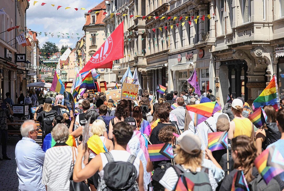 Christopher Street Day in Pirna will Zeichen setzen - Der Christopher Street Day (CSD) in Pirna erhält in diesem Jahr Unterstützung aus ganz Deutschland. Unter ihnen zahlreiche Prominente, die sich ebenfalls für Vielfalt und Toleranz einsetzen wollen. Foto: xcitepress