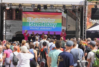 Christopher Street Day in Pirna will Zeichen setzen - Unter dem Motto "Vielfalt verbindet" soll auf dem Marktplatz ein Zeichen für Demokratie und Toleranz weit über die Stadtgrenzen hinaus gesetzt werden. Foto: xcitepress