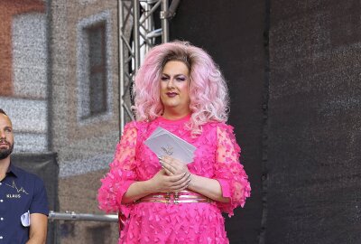 Christopher Street Day in Pirna will Zeichen setzen - Zahlreiche Prominente haben das Fest für Vielfalt und Toleranz beworben, und auch viele Besucher planen, hunderte Kilometer nach Sachsen zu reisen, um ihre Solidarität zu zeigen. Foto: xcitepress