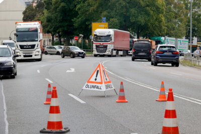 Dachstuhl in Brand: Feuerwehreinsatz in Leipziger Straße - Feuerwehreinsatz in Chemnitz. Foto: Harry Härtel