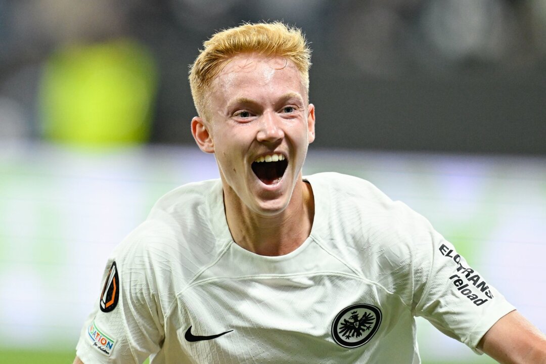 Dank Joker Larsson: Eintracht bezwingt Riga - Lässt die Eintracht-Fans jubeln: Hugo Larsson