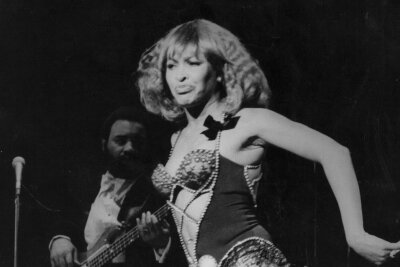 Das bewegte Leben einer Rock-Ikone: Vor einem Jahr starb Tina Turner - Wilde Mähne, wilder Tanz, dazu eine einmalige Stimme: Tina Turner wurde zum Vorbild für viele Sängerinnen und blieb doch immer ein Original.