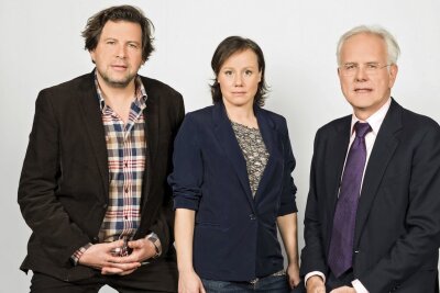 "Das Dümmste, was es gibt": Harald Schmidt lästert über den "Tatort" - 2015 sollte Harald Schmidt sich dem "Tatort"-Team aus dem Schwarzwald mit Eva Löbau und Hans-Jochen Wagner (links) anschließen, machte aber kurzfristig einen Rückzieher.