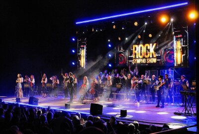 Das "Prime Orchestra" zelebrierte Rock-Klassiker in der Stadthalle Chemnitz - Das "Prime Orchestra" mit der "Rock Sympho Show" zelebrierte Rock-Klassiker in der Stadthalle Chemnitz. Foto: Maik Bohn