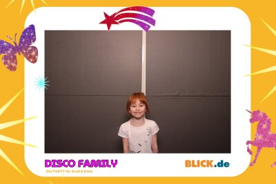 Das sind die tollen Erinnerungsfotos der "Disco Family" - In der Fotobox konnten die Besucher den unvergesslichen Abend festhalten. Foto: Family Disco/ Blick.de