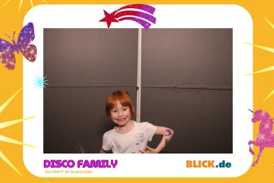 Das sind die tollen Erinnerungsfotos der "Disco Family" - In der Fotobox konnten die Besucher den unvergesslichen Abend festhalten. Foto: Family Disco/ Blick.de