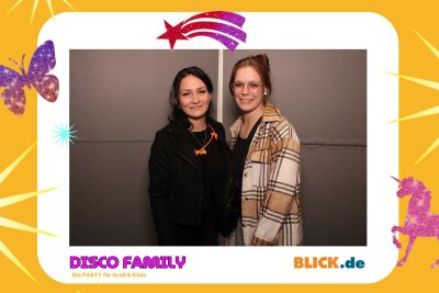 Das sind die tollen Erinnerungsfotos der "Disco Family" - In der Fotobox konnten die Besucher den unvergesslichen Abend festhalten. Foto: Family Disco/ Blick.de