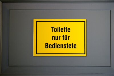 Das stille Örtchen: 7 Fakten zu WCs am Arbeitsplatz - Eine Toilette fürs Personal ist Pflicht.