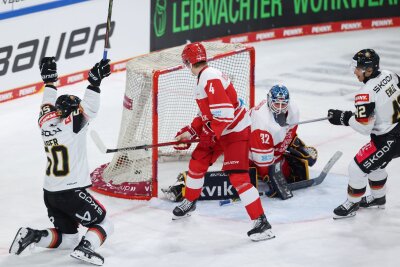 DEB-Auswahl verliert Auftakt-Krimi beim Deutschland Cup - Rückkehrer Patrick Hager sorgte für die erste deutsche Führung.