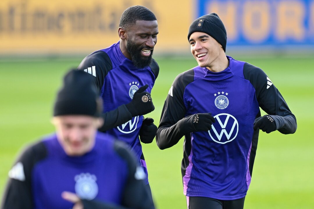 Defensiver Schlüssel: Nagelsmanns Detail für Titeltraum - Antonio Rüdiger (l.) und Jamal Musiala (r.) - zwei wichtige Säulen für Bundestrainer Nagelsmann. 