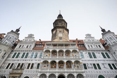 Denkmalpflegepreis geht an Chemnitzer Handwerksbetrieb - Blick auf den Altan des Dresdner Residenzschlosses: Die Restaurierung der Prunkspiegel in den Paraderäumen des Residenzschlosses ist preiswürdig. (Archivfoto)