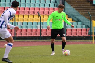 Der CFC-Kader im BLICK.de-Saisoncheck - Ole Schiebold feierte beim 5:0-Auswärtssieg bei der zweiten Mannschaft von Hertha BSC sein Profi-Debüt. Der U19-Kapitän kam für Eppendorfer in die Partie und auf eine Einsatzzeit von zwölf Minuten. BLICK.de-Fazit: Keine Wertung!