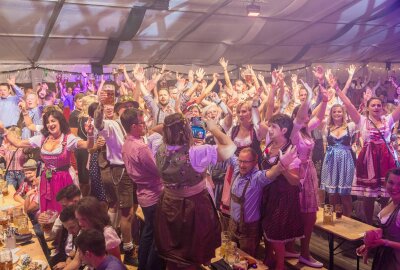 Der Countdown zum 2. Freiberger Oktoberfest läuft - Programmhighlights: Von Live-Musik bis Vereinsfrühschoppen. Foto: Marcel Schlenkrich/Archiv