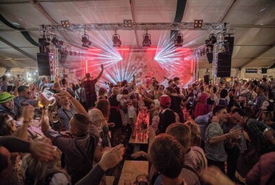 Der Countdown zum 2. Freiberger Oktoberfest läuft - Der Countdown läuft: Vorfreude auf das Freiberger Oktoberfest. Foto: Marcel Schlenkrich/Archiv