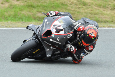 Der erste IDM-Renntag auf dem Schleizer Dreieck - Kevin Orgis verpasste knapp das Superpole-2-Qualifying. Foto: Thorsten Horn