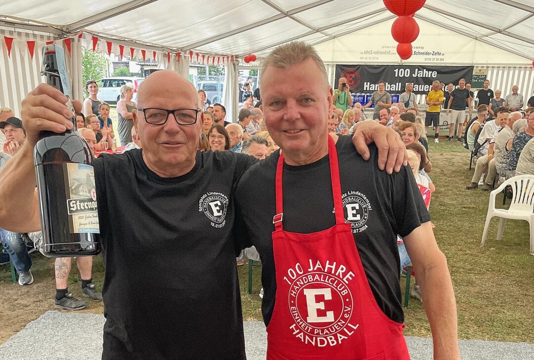 Der HC Einheit hat 100 Jahre Handball gefeiert - Hier gibt es einige Impressionen von der Festveranstaltung. BLICK.de bringt am Freitag noch einen weiteren Bericht zur großen Einheit-Fete. Foto: Karsten Repert / Sabrina Lukas