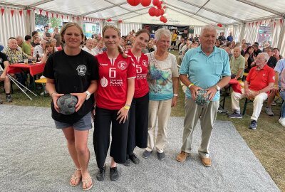 Der HC Einheit hat 100 Jahre Handball gefeiert - Hier gibt es einige Impressionen von der Festveranstaltung. BLICK.de bringt am Freitag noch einen weiteren Bericht zur großen Einheit-Fete. Foto: Karsten Repert / Sabrina Lukas