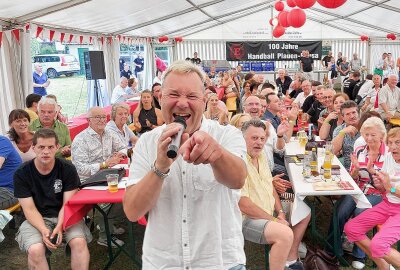 Der HC Einheit hat 100 Jahre Handball gefeiert - Hier gibt es einige Impressionen von der Festveranstaltung. BLICK.de bringt am Freitag noch einen weiteren Bericht zur großen Einheit-Fete. Foto: Karsten Repert / Sabrina Lukas