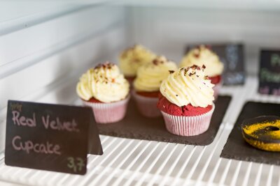 Der Traum vom eigenen Café: Schnapsidee oder Glücksgarant? - Vom Businessplan zu den Cupcakes in der Auslage: Ein eigenes Café zu eröffnen, erfordert einiges an Vorbereitung.