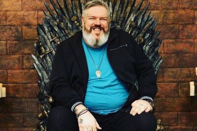 Der "WoW"-Effekt hält schon 20 Jahre an! "World of Warcraft" feiert sein Jubiläum - Auch "Game of Thrones"-Darsteller Kristian Nairn berichtet von den positiven Effekten des MMORPGs. In seiner Autobiographie "Beyond the Throne" berichtet er, dass "WoW" ihm geholfen habe, eine fast tödliche Drogensucht abzulegen. Er habe das Spiel während der Entgiftung "von Dämmerung bis Morgengrauen" gespielt, schreibt er.