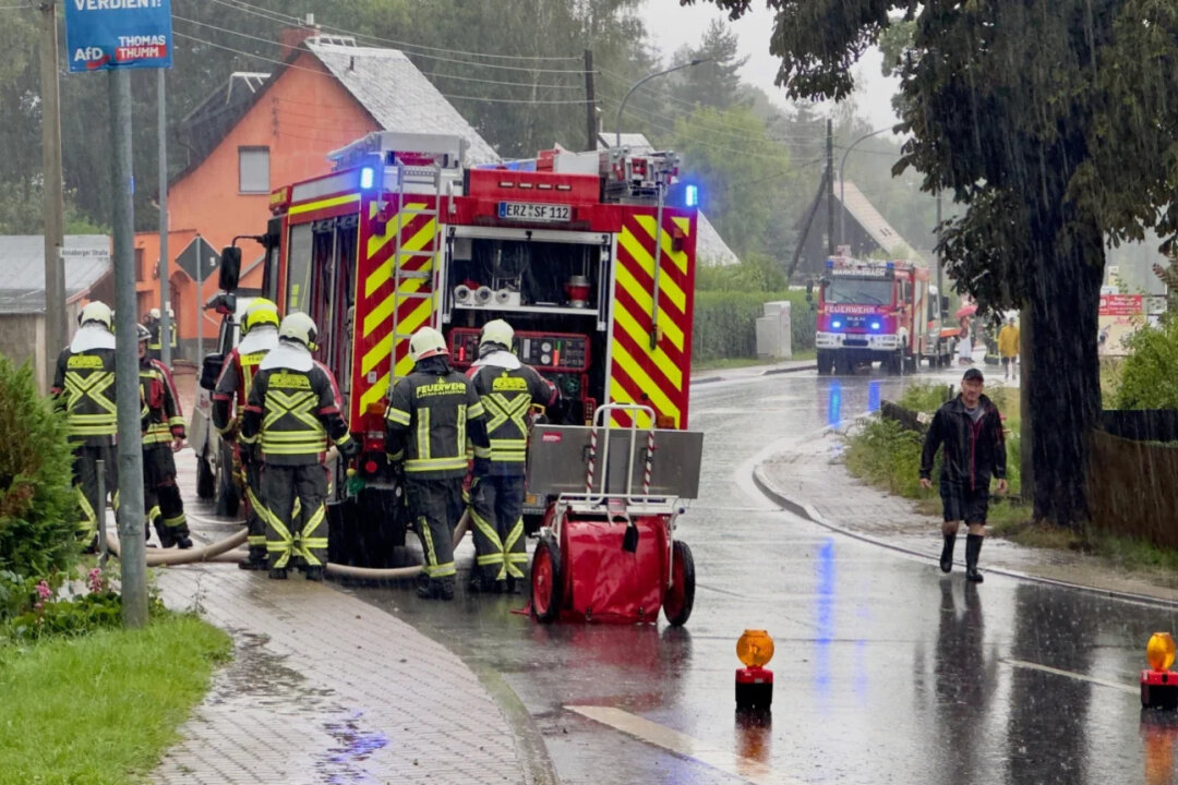 Deutscher Wetterdienst warnt vor Gewitter und Starkregen - Der Deutsche Wetterdienst hat für den Sonntagabend und die Nacht zum Montag in Teilen Sachsens vor starkem Gewitter gewarnt. Symbolbild: Foto: Daniel Unger