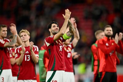 Deutschland-Gruppe: Ungarn schlägt Bosnien-Herzegowina - Ungarns Dominik Szoboszlai (M) war mit zwei Toren der Matchwinner beim 2:0-Sieg in Bosnien-Herzegowina. 