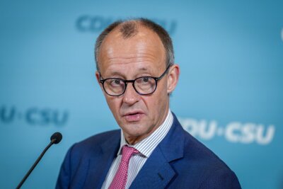 Deutschlandticket 2025 gesichert - aber nicht langfristig - CDU-Chef Friedrich Merz erwartet schwierige Verhandlungen. 