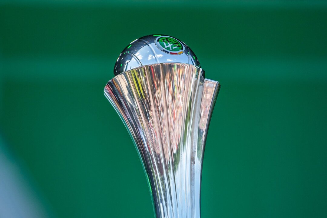 DFB legt Pokal-Prämien fest: Fußballerinnen profitieren - Die Fußballerinnen können bei einem Pokalsieg künftig mehr verdienen.