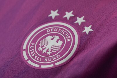 DFB-Team 2024 nicht mehr in pinkfarbenen Trikots - Das pinke DFB-Trikot ist bei den Fans sehr beliebt. 