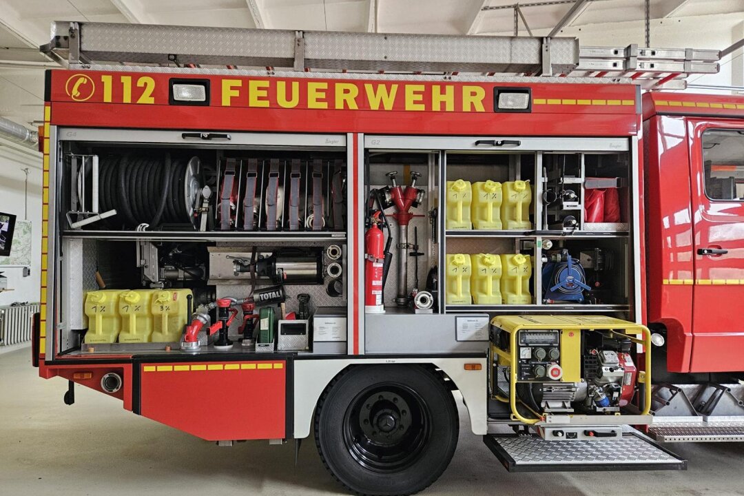 Die Feuerwehr Oberlichtenau lädt zum Feuerwehr- und Kinderfest - Für alle, die sich für Feuerwehrtechnik interessieren, bietet sich die Gelegenheit, die Ausrüstung der Freiwilligen Feuerwehr Oberlichtenau aus nächster Nähe zu bestaunen.