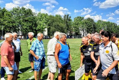 Die Sportfreundschaft zwischen Hof und Plauen lebt neu auf - Hier gibt's Bilder vom Städtervergleich zwischen Plauen und Hof. Foto: Volker Herold / Pressebüro Repert