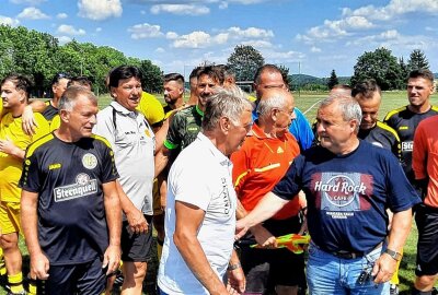 Die Sportfreundschaft zwischen Hof und Plauen lebt neu auf - Hier gibt's Bilder vom Städtervergleich zwischen Plauen und Hof. Foto: Volker Herold / Thomas Fritzlar / Pressebüro Repert 