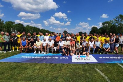 Die Sportfreundschaft zwischen Hof und Plauen lebt neu auf - Hier gibt's Bilder vom Städtervergleich zwischen Plauen und Hof. Foto: Volker Herold / Thomas Fritzlar / Pressebüro Repert 