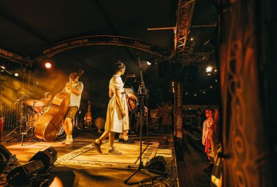 Die Wooosn sind eröffnet! Das 12. Chemnitzer Oktoberfest startet mit Schwung - Am Freitag haben die Wooosn ihre Tore geöffnet. Foto: Henrik Bonesky