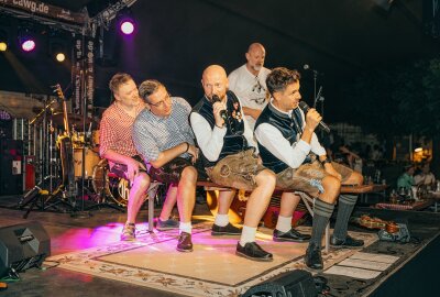 Die Wooosn sind eröffnet! Das 12. Chemnitzer Oktoberfest startet mit Schwung - Am Freitag haben die Wooosn ihre Tore geöffnet. Foto: Henrik Bonesky