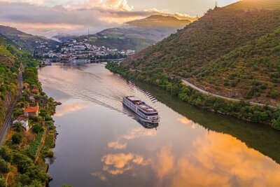 Diese neuen Schiffe fahren 2025 auf den Flüssen - Unterwegs auf Portugals großem Fluss: die "MS Douro Spirit".