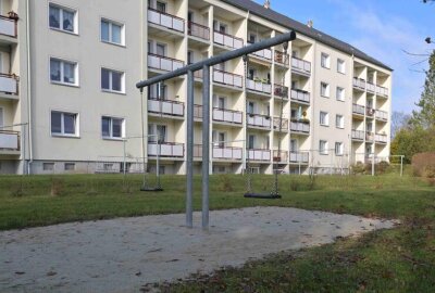 Dieser Spielplatz im Erzgebirge wird zum Mehrgenerationsplatz - Der Spielplatz ‚Am Lerchenberg‘ in Zschorlau soll zum Mehrgenerationsplatz umgestaltet werden. Foto: Ralf Wendland