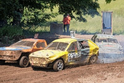 Dieses Wochenende: Crash-Car-Rennen in Seiffen -  Auf der Piste geht es hart zu. Foto: Jan Görner