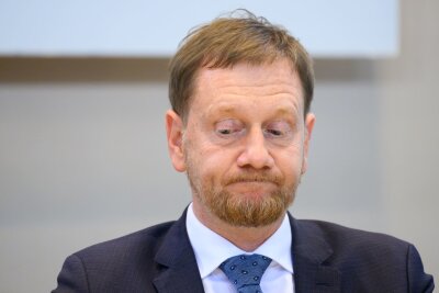 Diskussion um Regierungsbildung in Sachsen - Ministerpräsident Michael Kretschmer (CDU) sieht Stabilität als Priorität. 