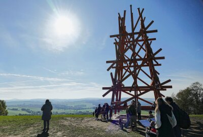 Dittersdorfer Triangulierungsturm säumt den Purple Path - Vom Standort aus bietet sich ein herrlicher Blick aufs Erzgebirge. Foto: Andreas Bauer