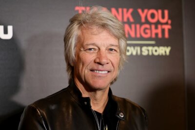 Dramatische Rettung: Jon Bon Jovi bewahrt Frau vor Sprung von Brücke - Rockstar Jon Bon Jovi hat wohl eine Frau davon abgehalten, von einer Brücke zu springen.