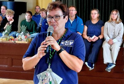 Dramatischer Rettungseinsatz an Plauener Schule: Direktor blutüberströmt - Mit Aktions- und Informationsständen wurden die Werte der Schule den Besuchern näher gebracht. Foto: Karsten Repert