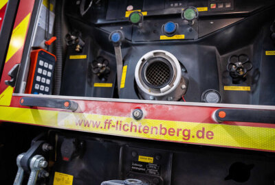 Dreister Einbruch bei sächsischer Feuerwehr: Wichtige Rettungsgeräte wurden verunreinigt - Die verschiedenen Geräte an den Fahrzeugen wurden durch das Löschpulver verunreinigt. 