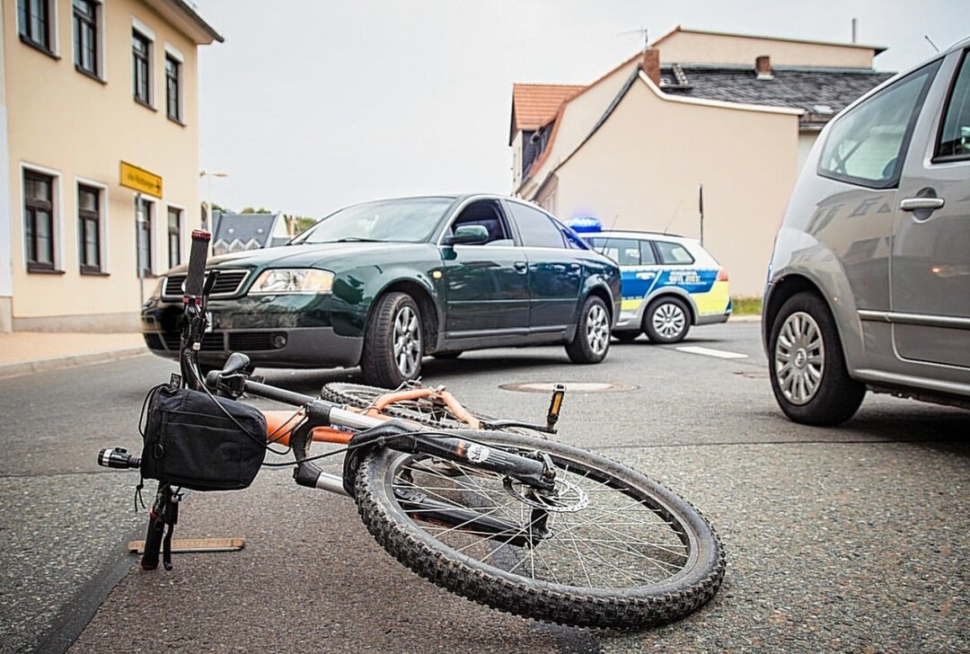 Dresden: Junge Radfahrerin von PKW erfasst und schwer verletzt - Symbolbild. Foto: Pixabay/GlauchauCity