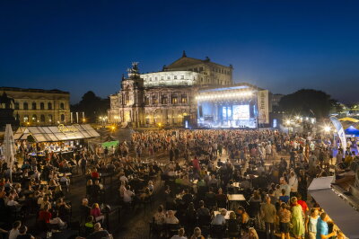 Dresdner Stadtfest in Startlöchern: Alle Infos zu Bands und Attraktionen - Die Hauptbühne wird wieder auf dem Theaterplatz zu finden sein.